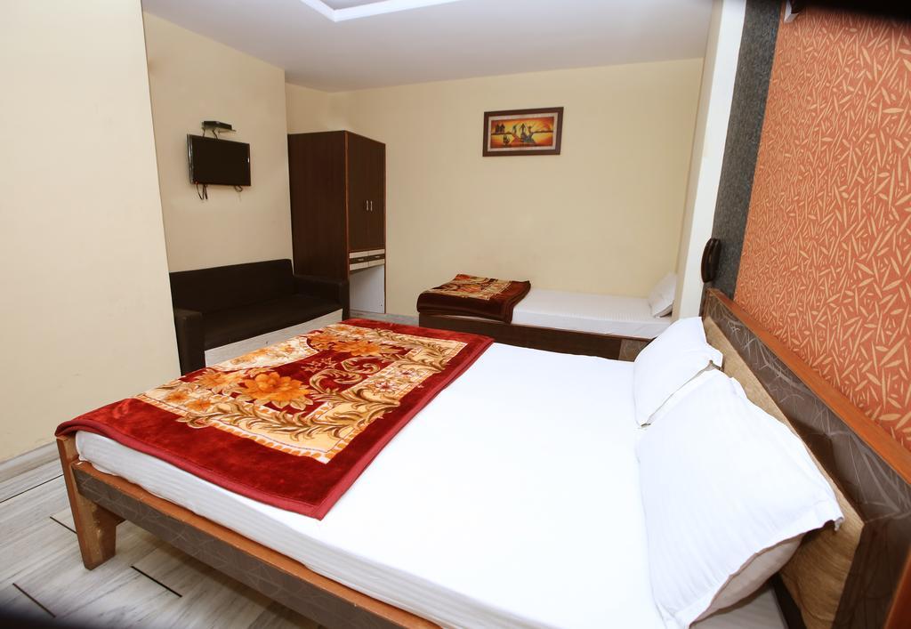 Oyo 15242 Hotel Rathi Palace Τζαϊπούρ Εξωτερικό φωτογραφία